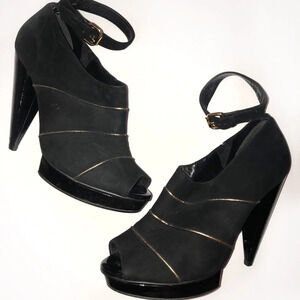 TopShop 7.5 gold & Black ankle strap heels
